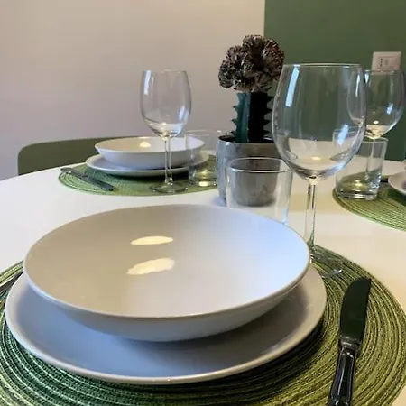 House - 20 Min From Center, Free Wifi And Private Parking Apartment *