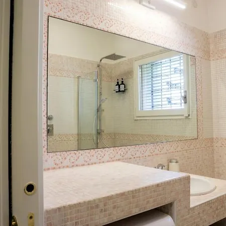 House - 20 Min From Center, Free Wifi And Private Parking Apartment Milan